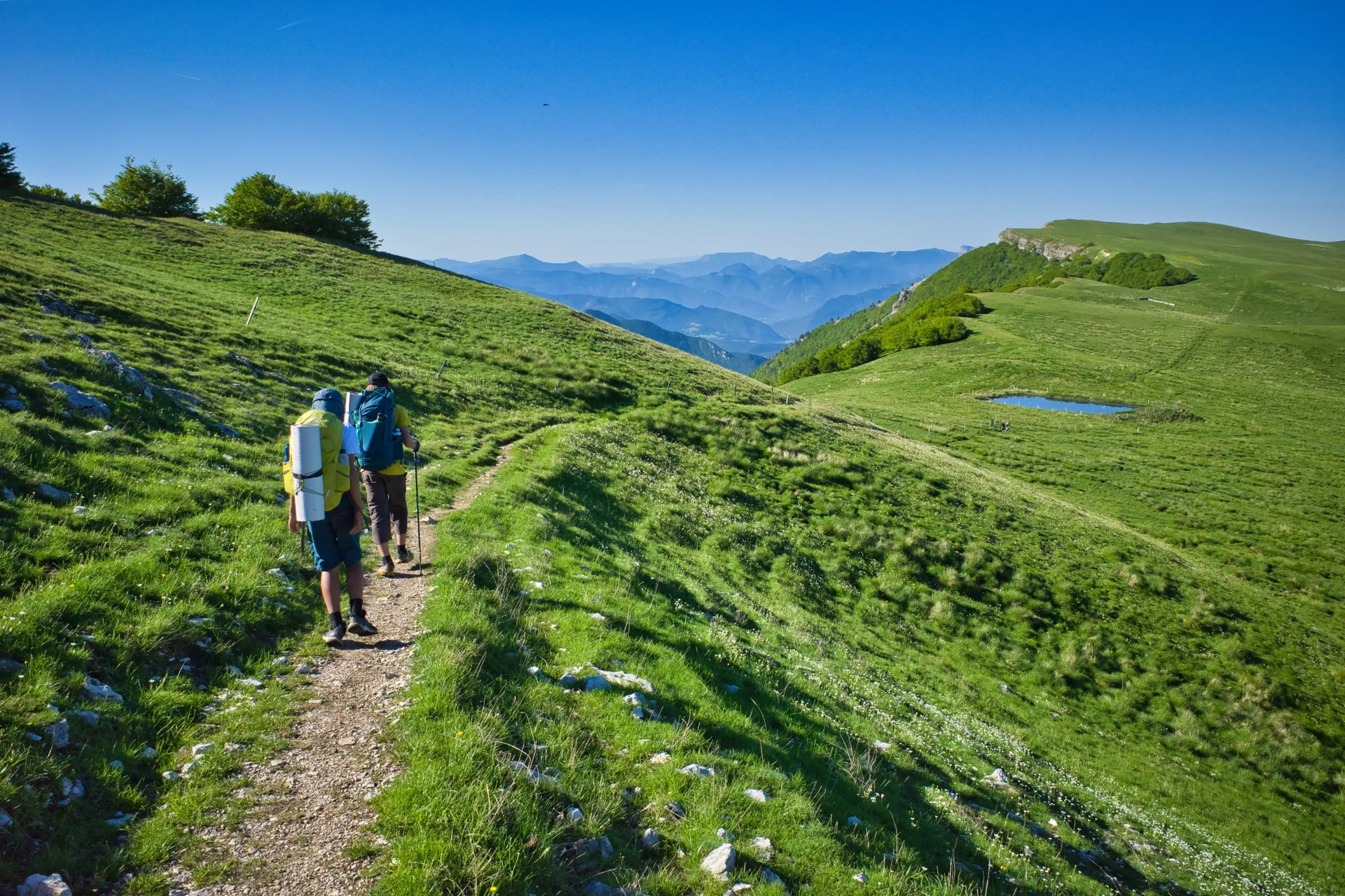 Deux jours et une nuit au plateau d'Ambel : bivouac et tour complet avec les garçons